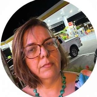 Foto de Profa. Dra. Fab&iacute;ola Guerra Nakamura